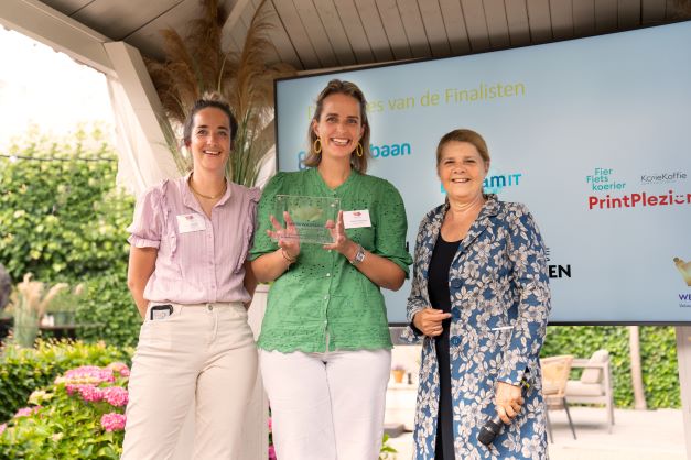 Firma van Buiten wint publieksprijs De Gouden Kroon MVO Award! Firma van Buiten wint publieksprijs De Gouden Kroon MVO Award!